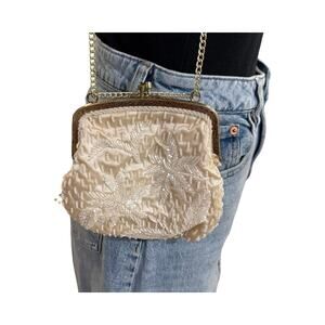 Vintage 1960s La Regale Cream Beaded Snap Clutch Hong Kong